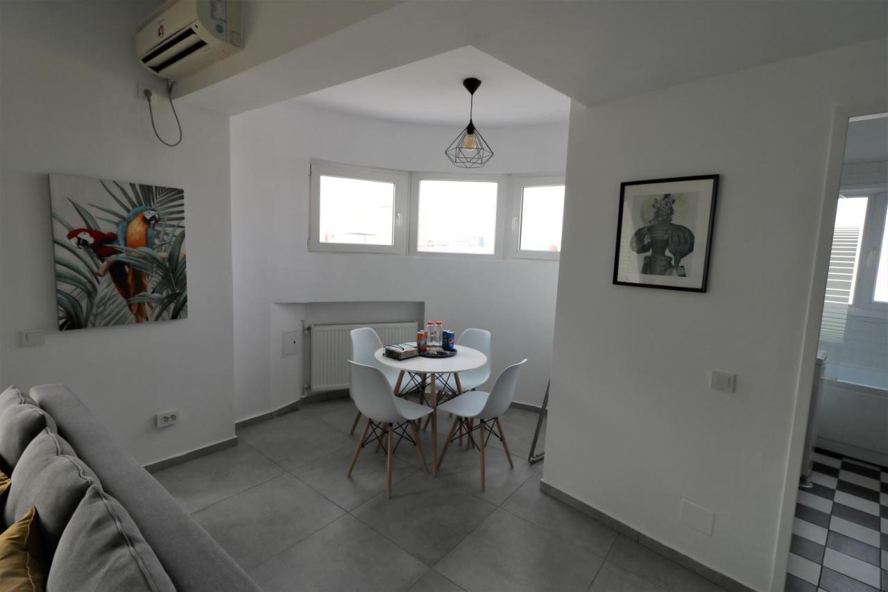 Serenity Heights Apartment: A Panoramic Haven Near Old Town - Free Minibar Bucarest Esterno foto