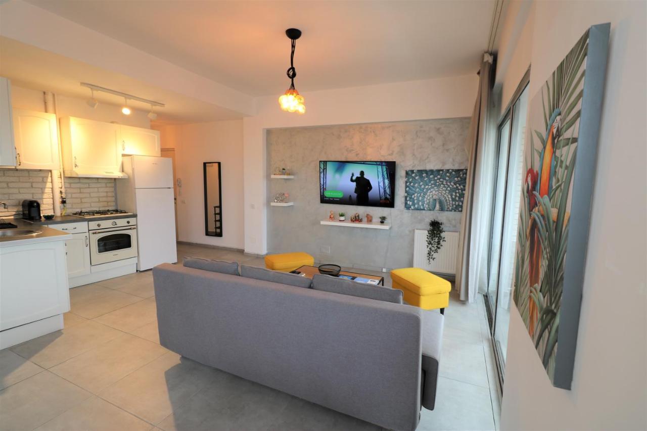 Serenity Heights Apartment: A Panoramic Haven Near Old Town - Free Minibar Bucarest Esterno foto