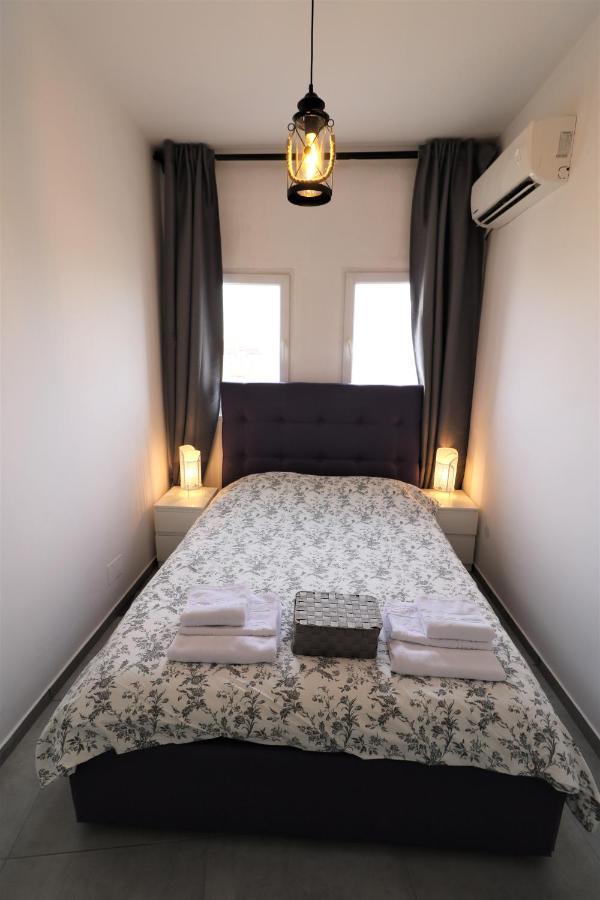 Serenity Heights Apartment: A Panoramic Haven Near Old Town - Free Minibar Bucarest Esterno foto
