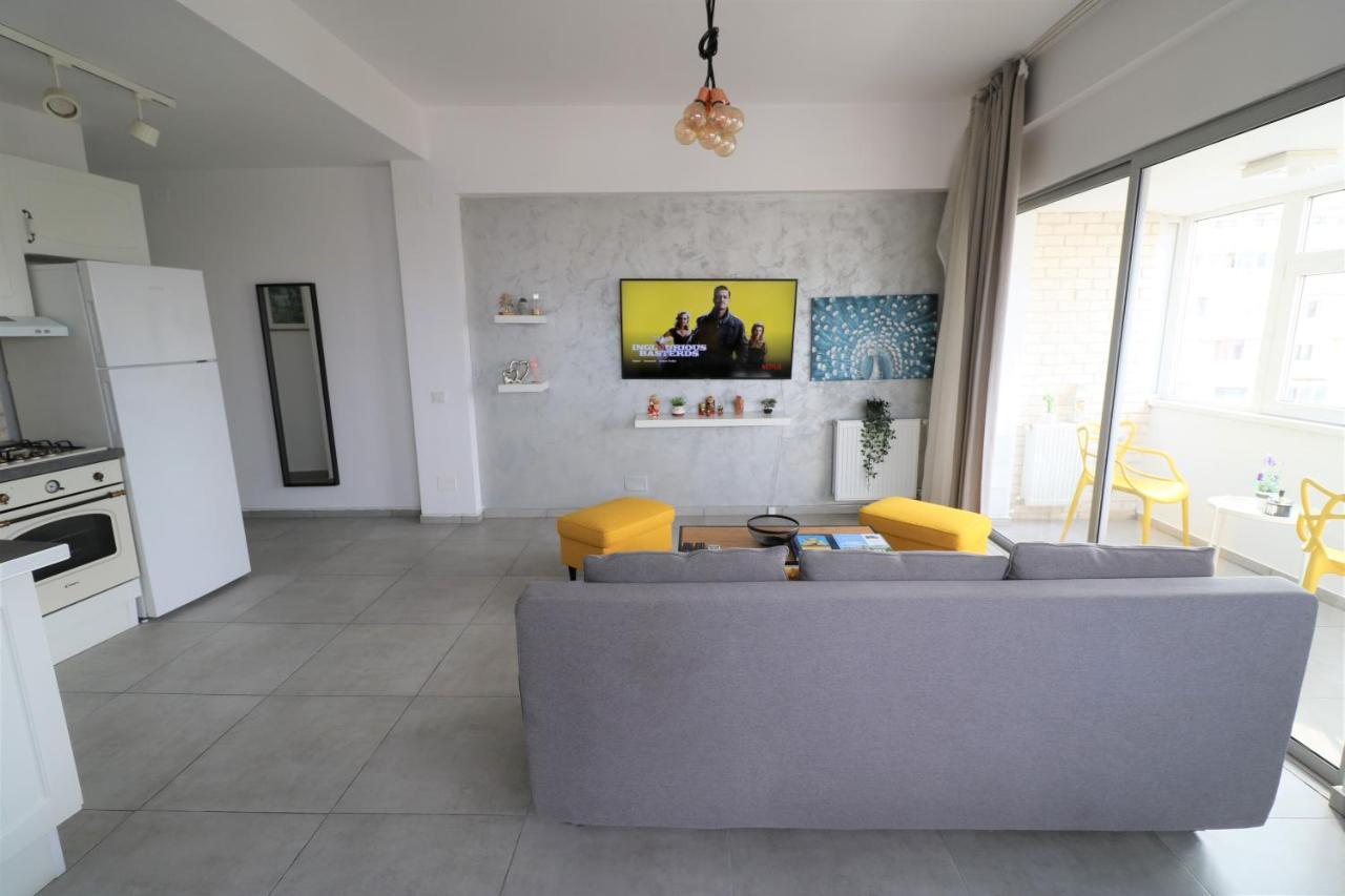 Serenity Heights Apartment: A Panoramic Haven Near Old Town - Free Minibar Bucarest Esterno foto