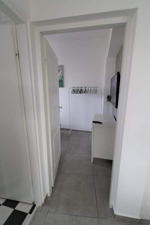 Serenity Heights Apartment: A Panoramic Haven Near Old Town - Free Minibar Bucarest Esterno foto