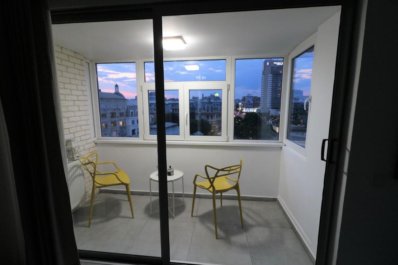 Serenity Heights Apartment: A Panoramic Haven Near Old Town - Free Minibar Bucarest Esterno foto