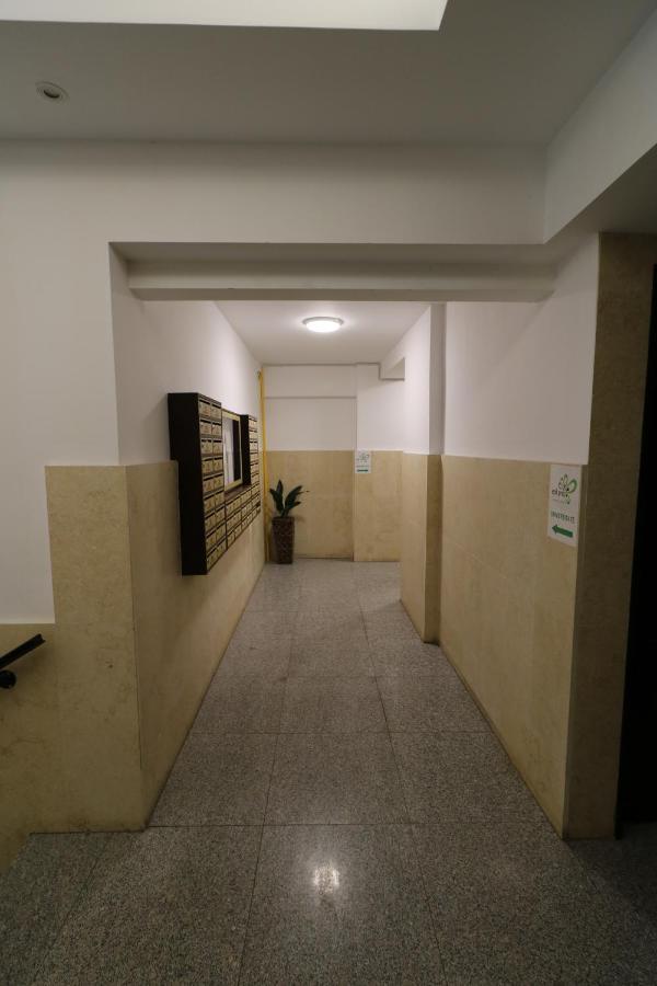 Serenity Heights Apartment: A Panoramic Haven Near Old Town - Free Minibar Bucarest Esterno foto