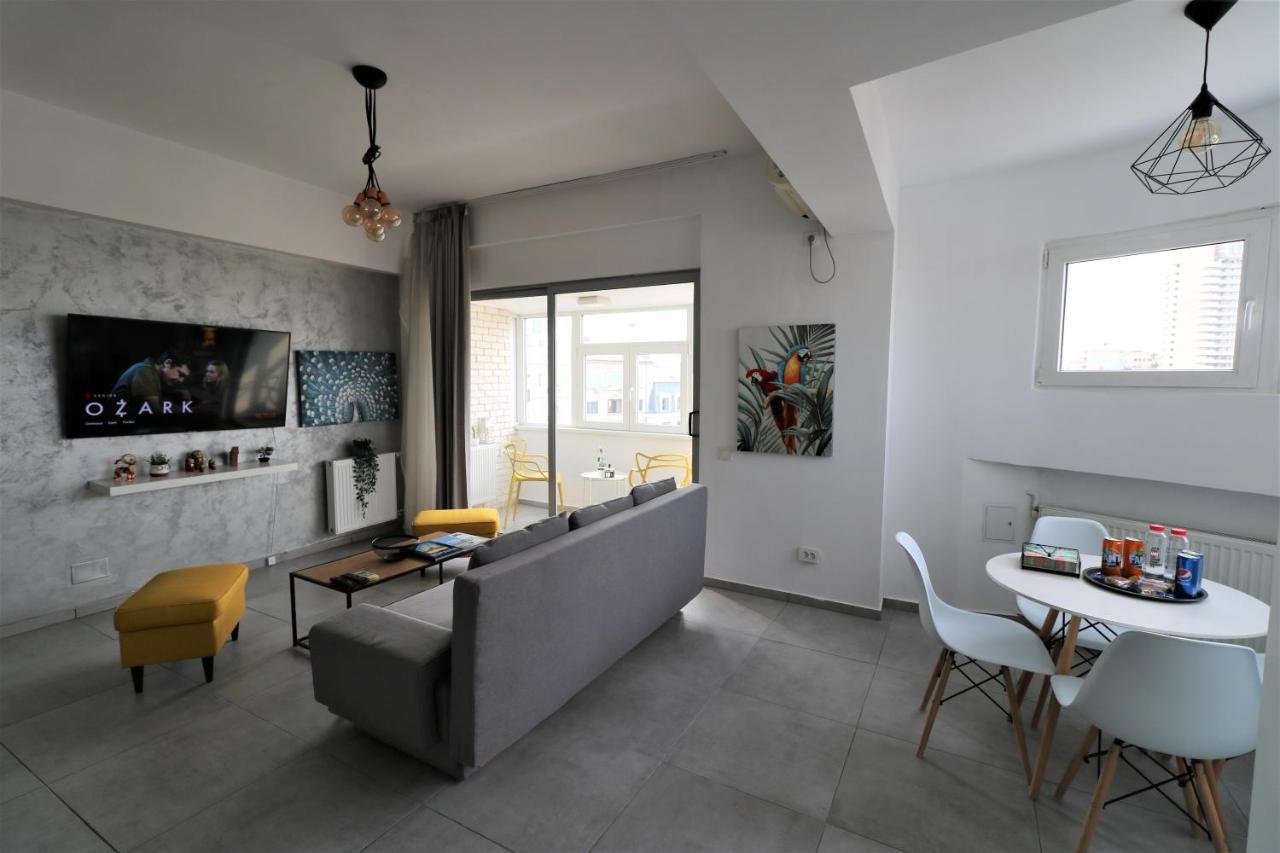 Serenity Heights Apartment: A Panoramic Haven Near Old Town - Free Minibar Bucarest Esterno foto