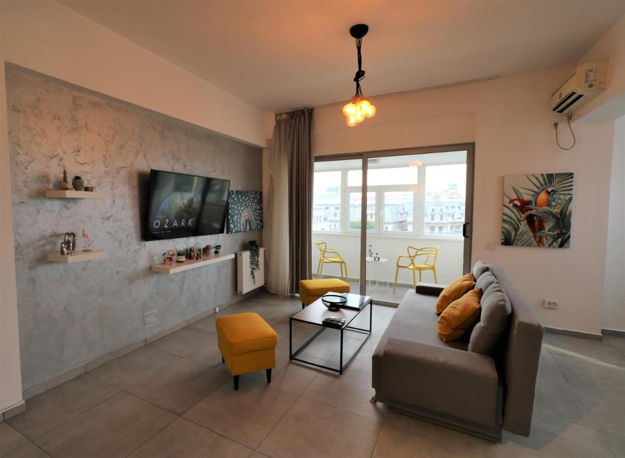 Serenity Heights Apartment: A Panoramic Haven Near Old Town - Free Minibar Bucarest Esterno foto