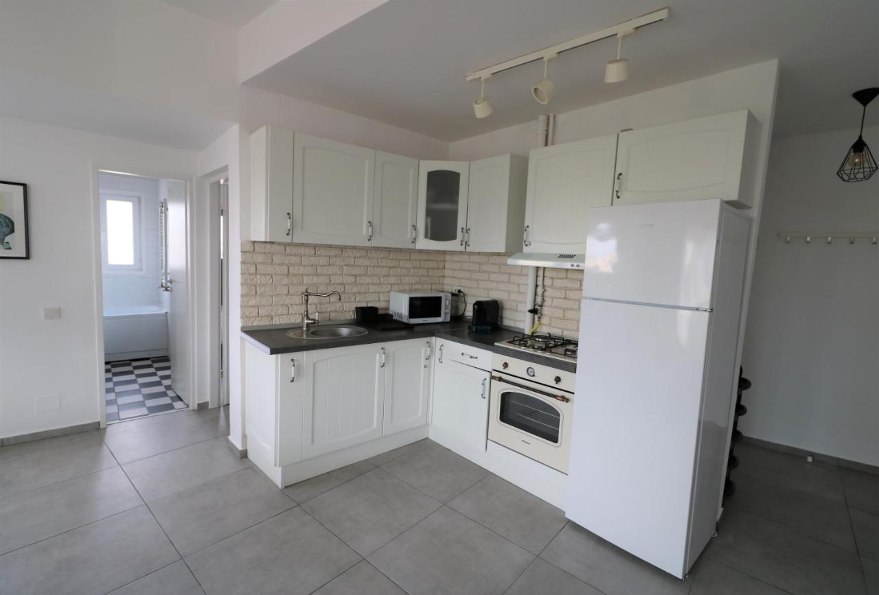 Serenity Heights Apartment: A Panoramic Haven Near Old Town - Free Minibar Bucarest Esterno foto