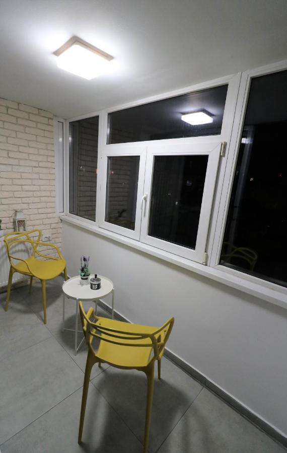 Serenity Heights Apartment: A Panoramic Haven Near Old Town - Free Minibar Bucarest Esterno foto